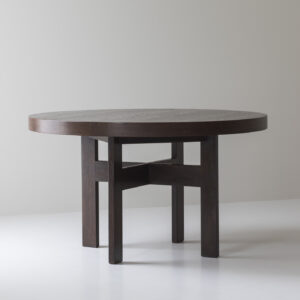 Wengé round dining table